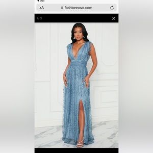 Prom/Formal dress. (Brand- Soiéblu, from Fashion Nova) (Size- Small,Color- Blue)